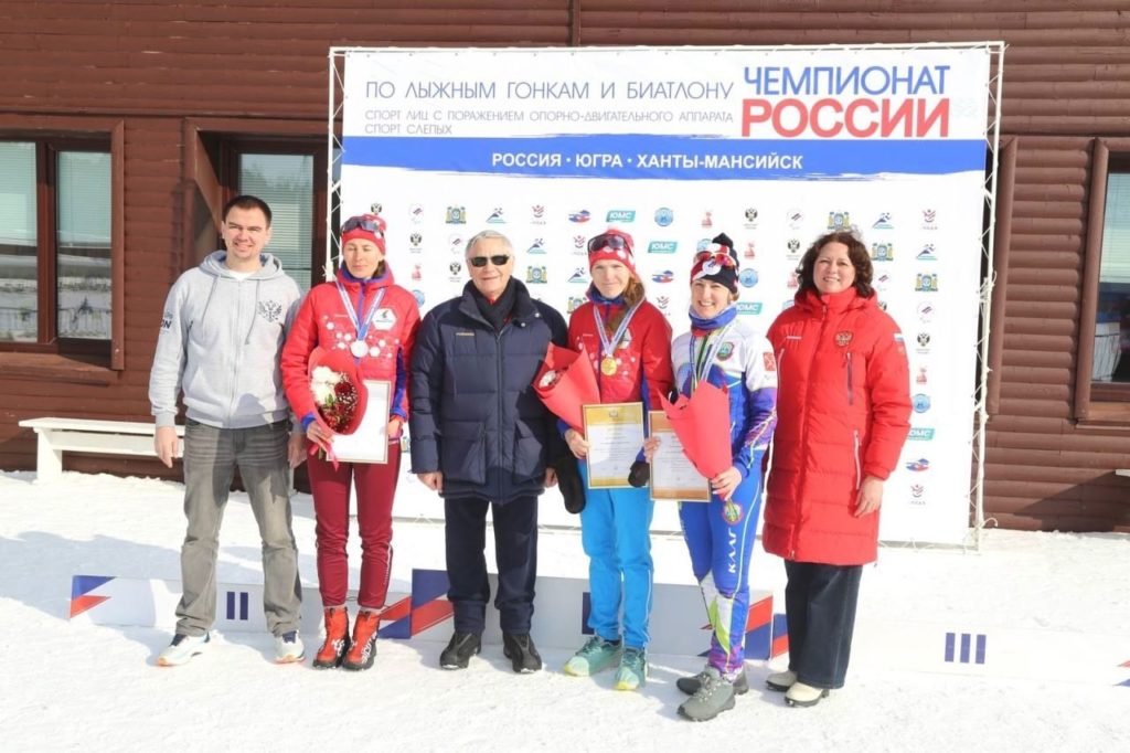 В Ханты-Мансийске проходят чемпионаты и первенство России по лыжным гонкам и биатлону среди спортсменов с поражением опорно-двигательного аппарата и нарушением зрения.