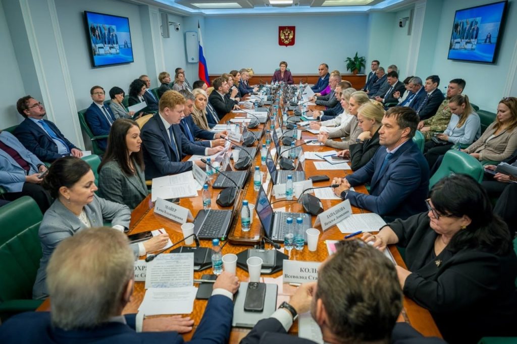Югра поделилась социальными практиками в Совете Федерации.