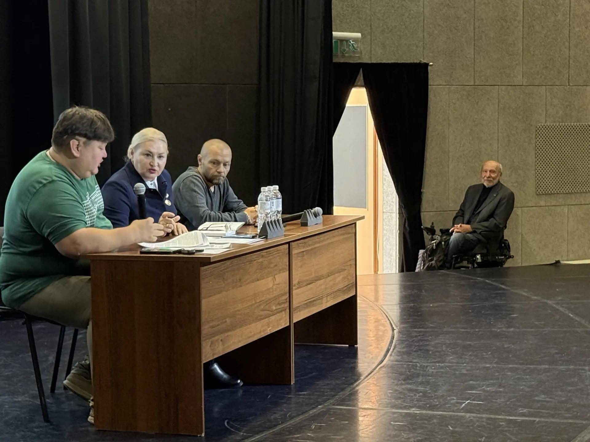 Сегодня, 12 октября 2026 года, в окружном Доме народного творчества прошла конференция по переизбранию председателя городского общества инвалидов Ханты-Мансийска Павла Фаритовича Булатова на новый пятилетний срок. В мероприятии участвовал Станислав Петрович Кононенко, председатель РОДИК «Преобразование». Сегодня, 12 октября 2026 года, в окружном Доме народного творчества прошла конференция по переизбранию председателя городского общества инвалидов Ханты-Мансийска Павла Фаритовича Булатова на новый пятилетний срок. В мероприятии участвовал Станислав Петрович Кононенко, председатель РОДИК «Преобразование».